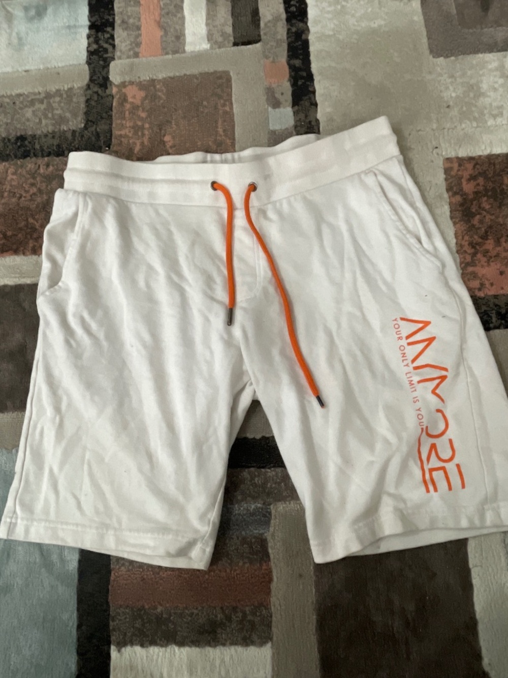 White Kiabi short